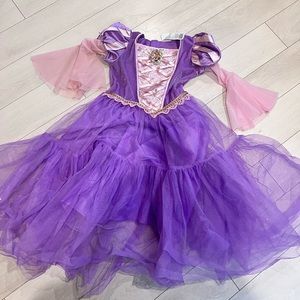 Disney Princess Rapunzel dress up